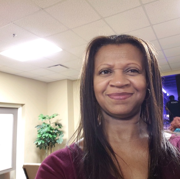 Meet your Posher, Geneen - Picture 2 of 2